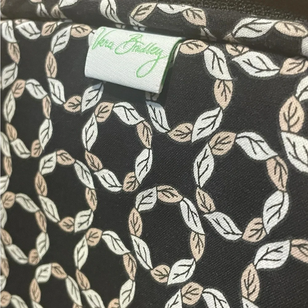 Vera Bradley‎ Tablet Sleeve, Quilted, Zipper Closure, EUC